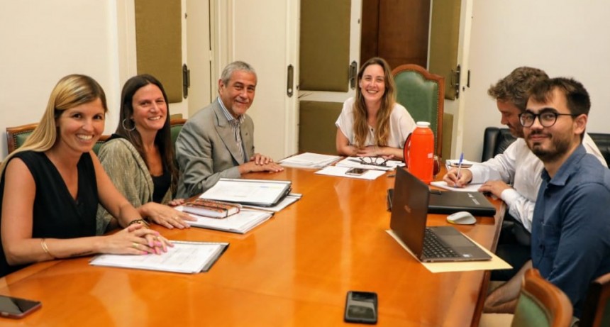 Ferraresi mantuvo un encuentro de trabajo con la responsable provincial de Educaci&oacute;n