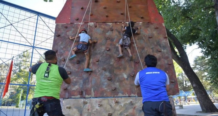 Malvinas Argentinas: Volvieron las Plazas de Verano  