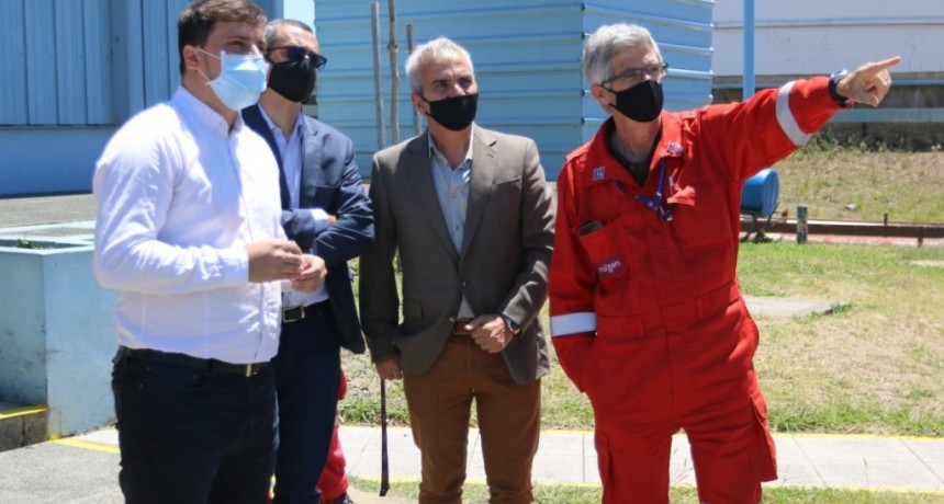 Avellaneda: El intendente Chornobroff visitó la planta que produce los combustibles Shell 