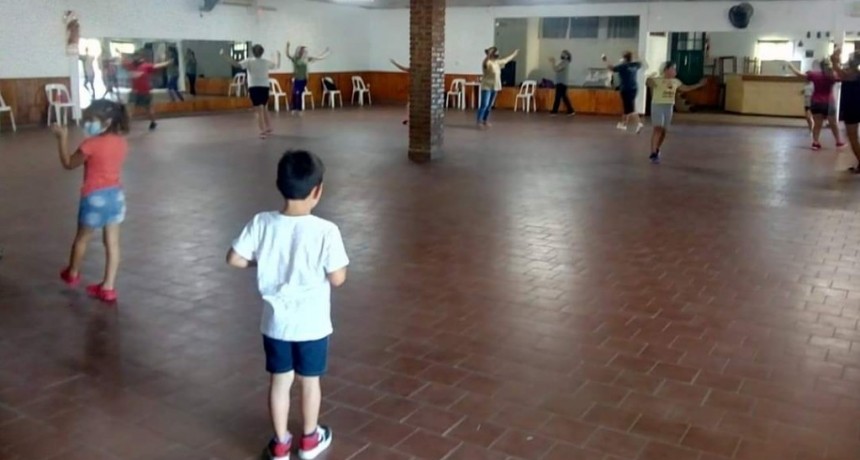 Brandsen: Comenzaron las clases de folklore en Jeppener  