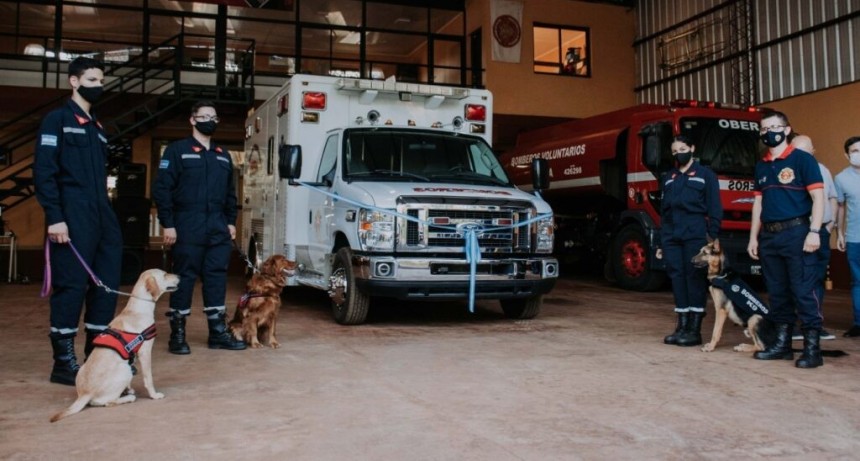 Misiones: Los bomberos voluntarios de Oberá incorporaron una nueva ambulancia de alta complejidad 