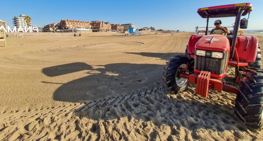 Pinamar: El Municipio realizó tareas de limpieza en la playa