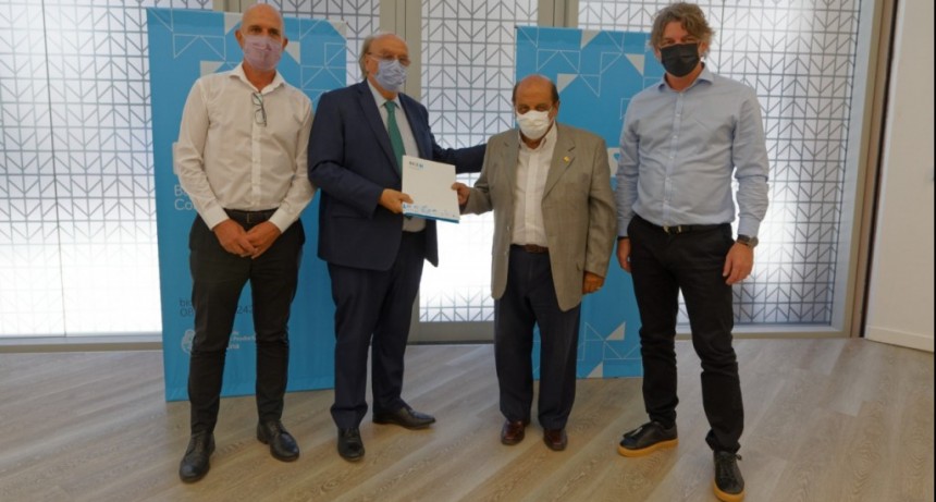 Berazategui: Mussi firmó 2 contratos de Leasing para la compra de vehículos y maquinarias 