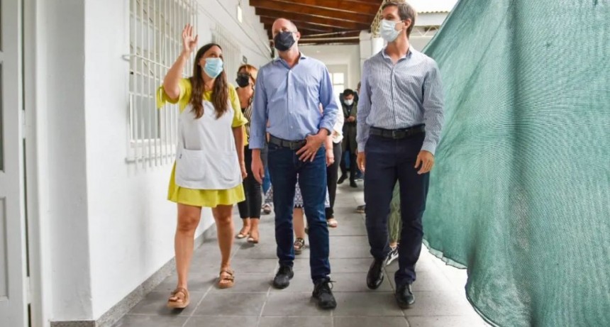 San Vicente: El Intendente junto a Martín Insaurralde recorrieron la Escuela N°9