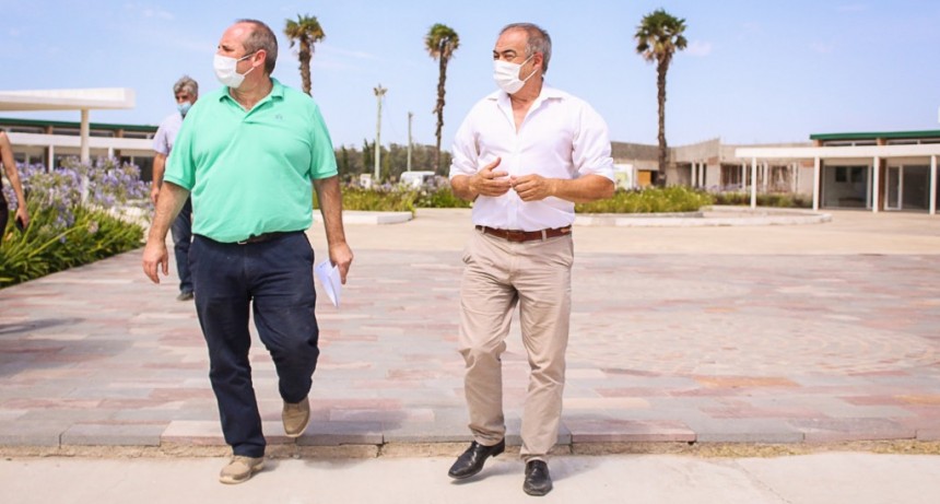 Tapalqué: El Intendente junto a Martín Randazzo recorrieron el distrito 