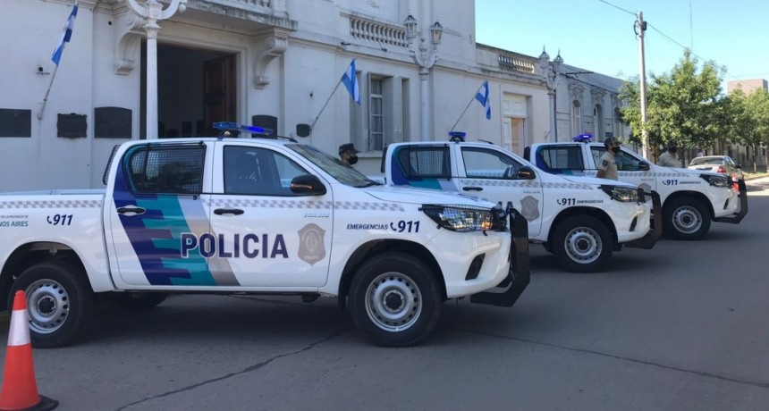 Gral. Villegas: El Ministro de Seguridad entregó móviles para la Policía Rural