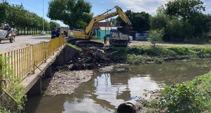 E. Echeverr&iacute;a: El Municipio y ACUMAR trabajan en la limpieza de arroyos 