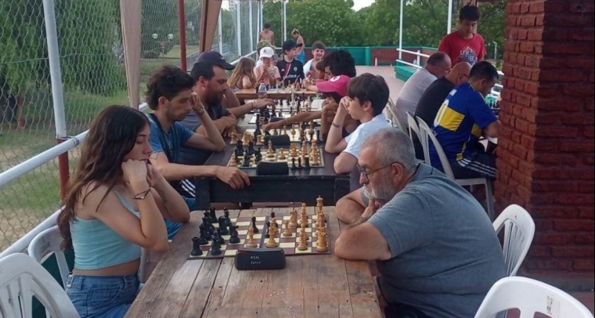 Azul: Se desarrolló la primera fecha del Torneo Verano de ajedrez