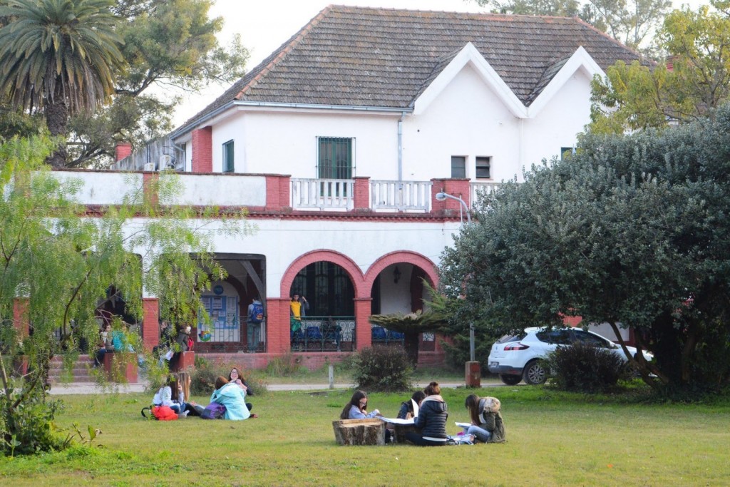 Escobar: Por primera vez se puede cursar una diplomatura en Inteligencia Artificial en el PES 