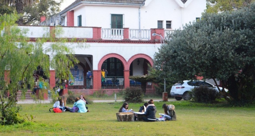 Escobar: Por primera vez se puede cursar una diplomatura en Inteligencia Artificial en el PES 