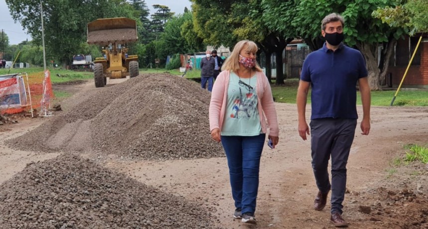 Luján: El Intendente supervisó trabajos de mejoramiento vial en barrio Sarmiento  