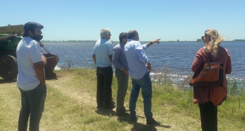 Gral. Villegas: La Coordinadora del Medio Ambiente visitó y recorrió la Escuela Agraria