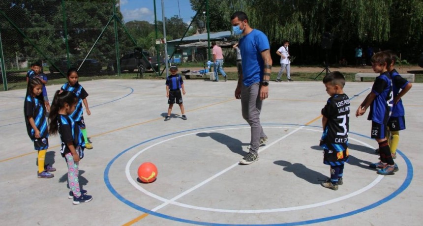 Gral. Rodríguez: Mauro García inauguró un playón deportivo en Mi Rincón