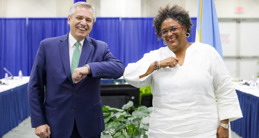 El Presidente se reunió con la primera Ministra de Barbados para profundizar en la agenda por el cambio climático