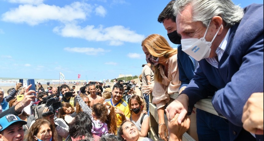 Alberto Fernández en Mar de Ajó: “Si defendemos el turismo argentino defendemos el país