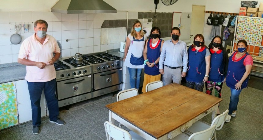 Suipacha: La Escuela 8 recibió una nueva cocina industrial