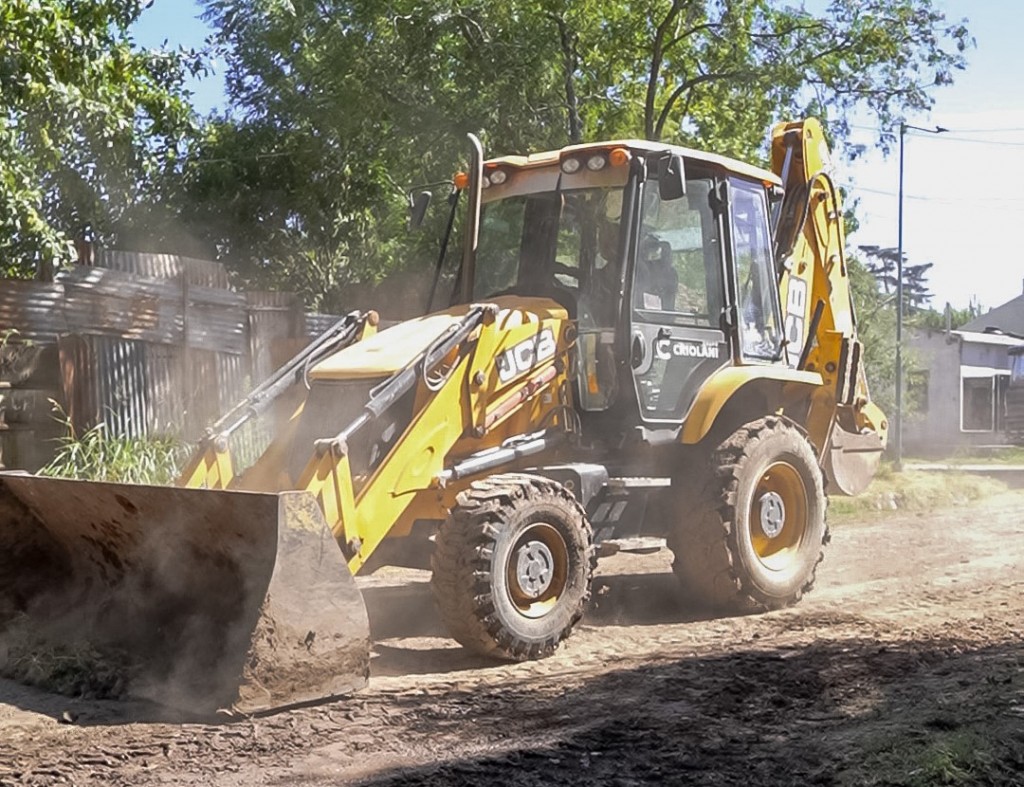 San Nicolás: Passaglia recorrió las obras de pavimentación en Barrio Colombini