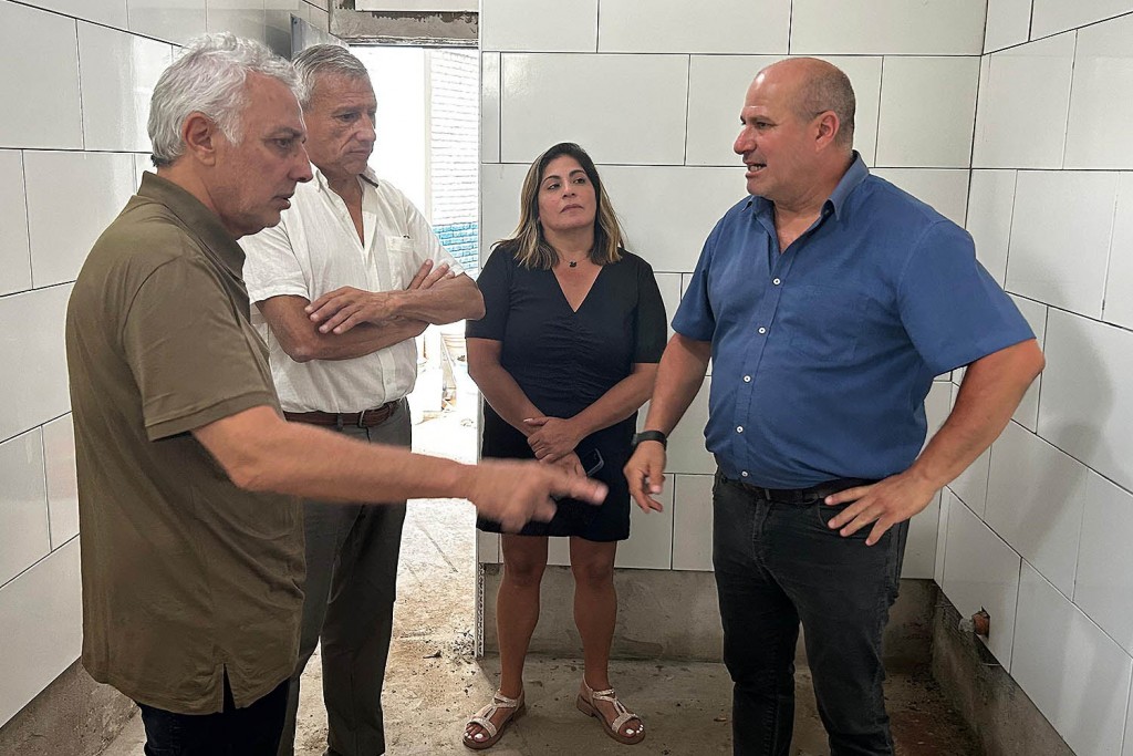 Tigre: El Municipio avanza con la remodelación de sanitarios y trabajos de pintura en la Escuela Primaria N° 29