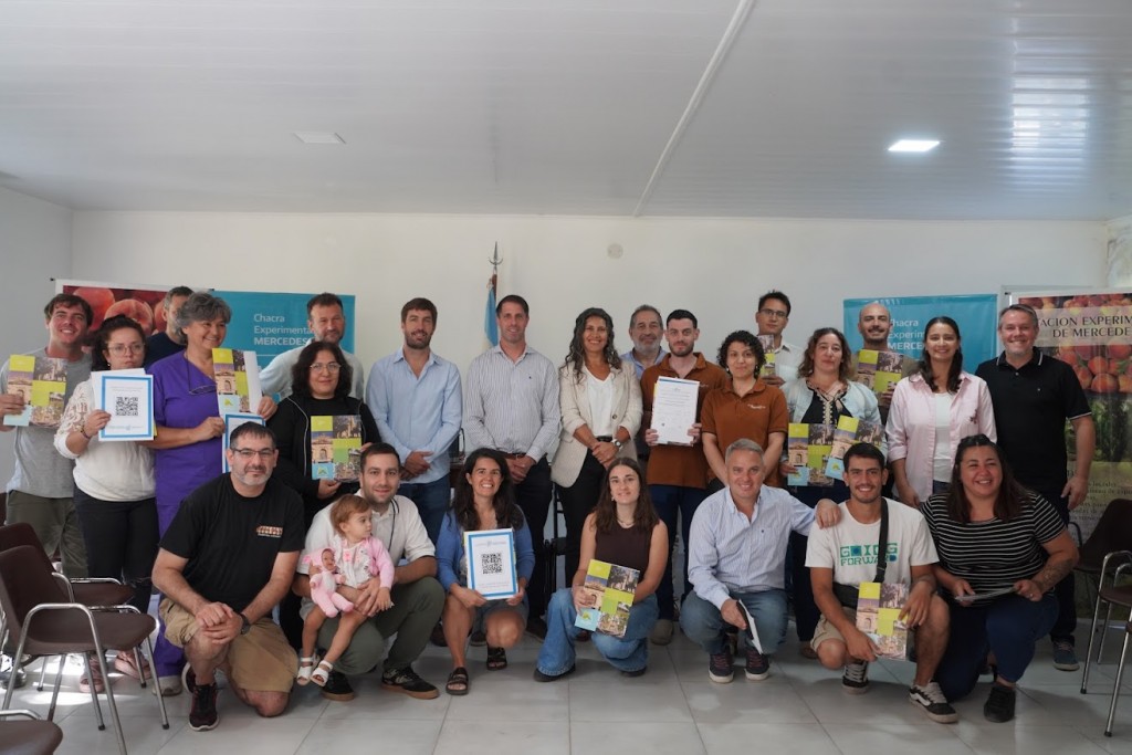 Mercedes: Ustarroz encabezó entrega de certificaciones productivas a familias