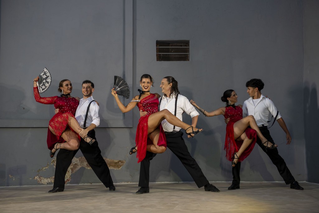 Campana: La Plazoleta del Tango fue nuevamente escenario de una milonga al aire libre