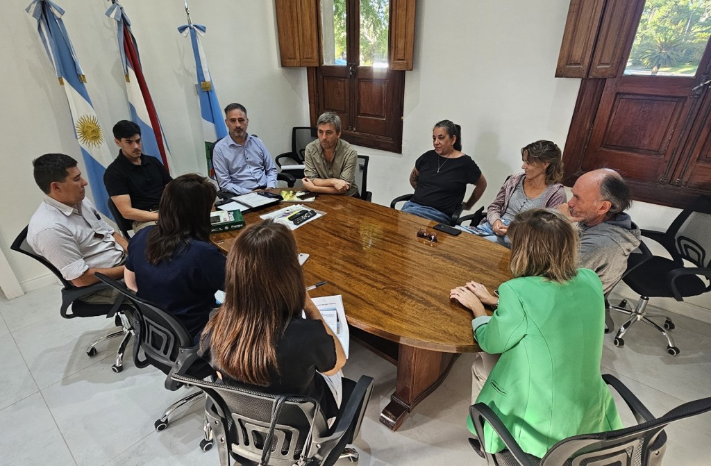 Colón (ER): El Municipio fortalece el trabajo conjunto con organizaciones ambientales ante el proyecto HIF Global