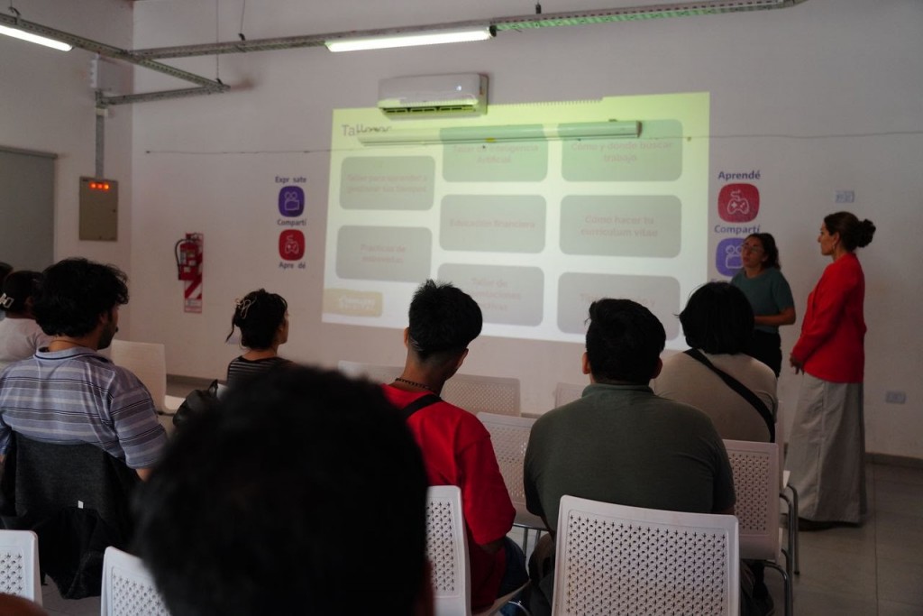 Escobar: El Municipio ofrece 350 becas para capacitarse en el mundo digital