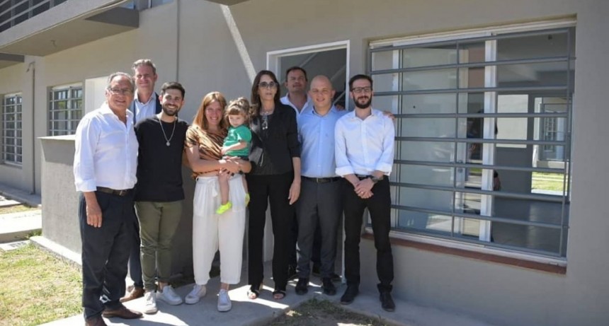 Ituzaing&oacute;: La ministra Bielsa y Descalzo entregaron a 30 familias, viviendas del ProCreAr