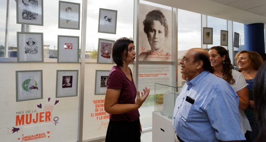 Berazategui: Mussi acompa&ntilde;&oacute; la apertura de una muestra homenaje en el Mes de la Mujer