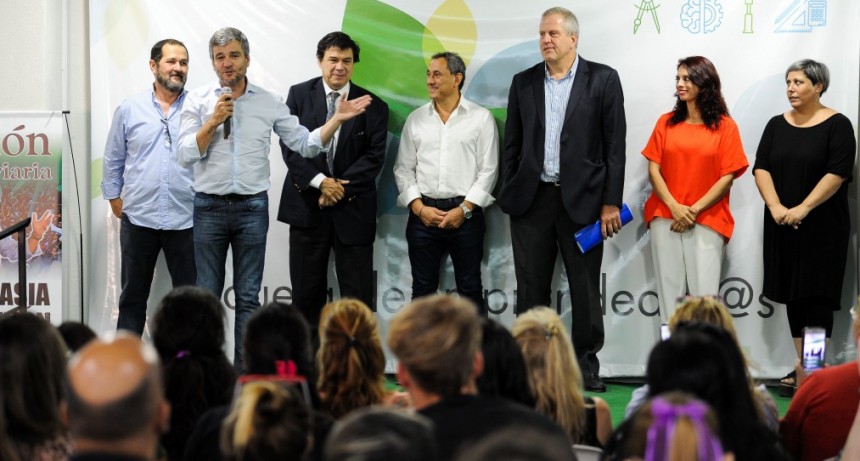Hurlingham: Zabaleta y el ministro Moroni, inauguraron la Escuela de Emprendedores