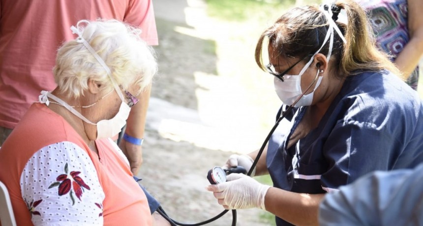 Malvinas Argentinas: Contingente de adultos mayores provenientes de Florianópolis fue controlado preventivamente