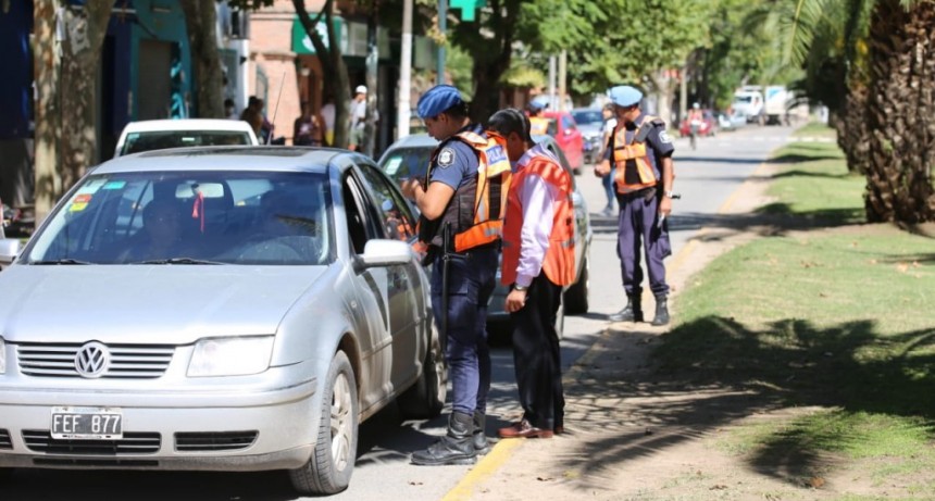 Habrá multas y sanciones para quienes estén en la vía pública sin justificación 
