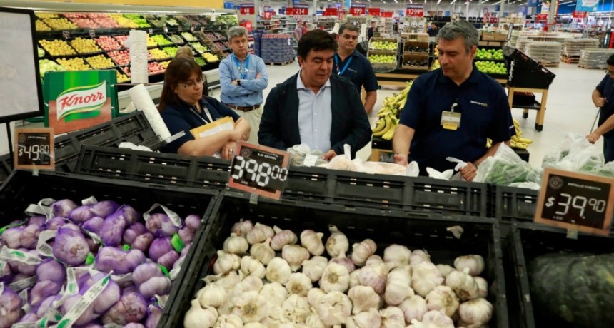 Intendentes controlan el valor de artículos esenciales para impedir la circulación del COVID-19