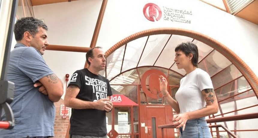 Mayra Mendoza recorrió el Centro de Aislamiento Sanitario montado en la Universidad de Quilmes