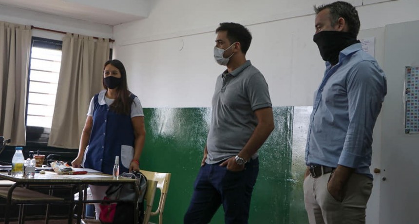 C. de Areco: Intendente Villagrán recorrió el regreso seguro a clases 
