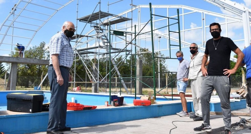 Tres Lomas: Avanza a buen ritmo el cerramiento del natatorio municipal