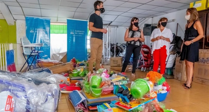 Junín: Petrecca entregó juegos, materiales didácticos y artículos de bazar a los jardines maternales municipales