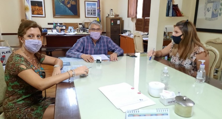 S.A. de Giles: Firma de Convenio con el Consejo Escolar