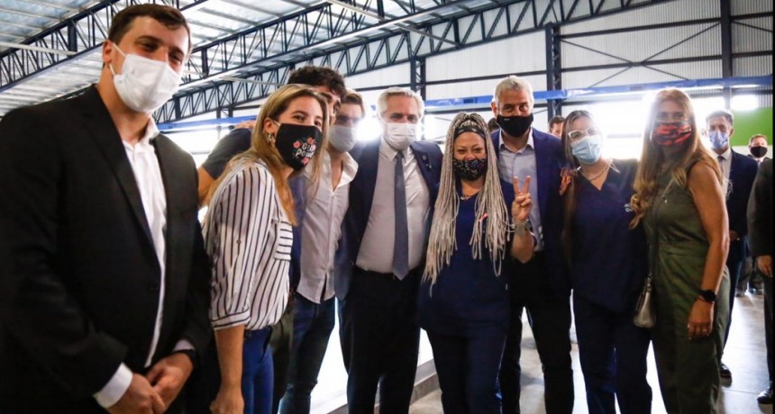 Avellaneda: Fernández y Kicillof participaron de la inauguración de un SUM en la escuela rural N° 47 de Villa Domínico 