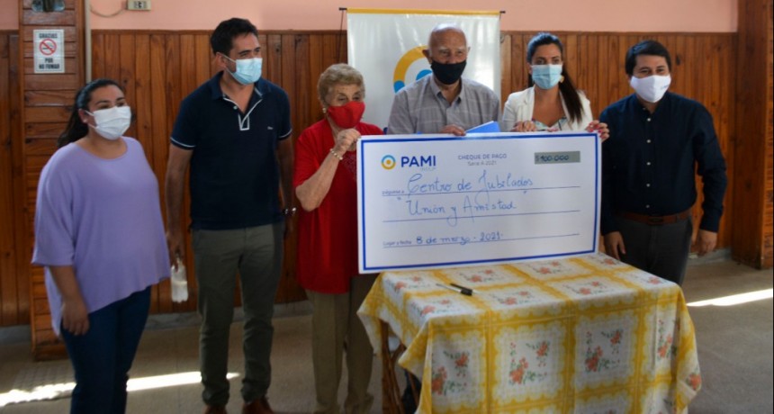 C. de Areco: Luana Volnovich visit&oacute; el distrito y presenci&oacute; la vacunaci&oacute;n con el intendente Villagr&aacute;n