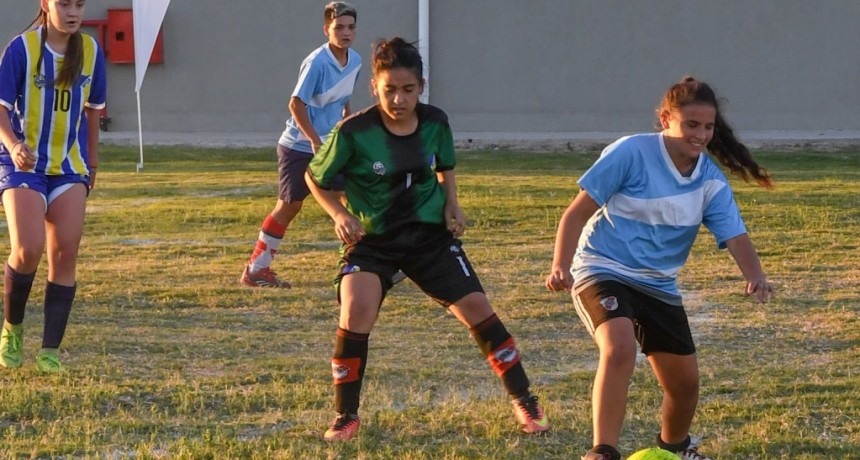 San Fernando:  Se juegan las finales de los torneos de verano de fútbol femenino y masculino del distrito