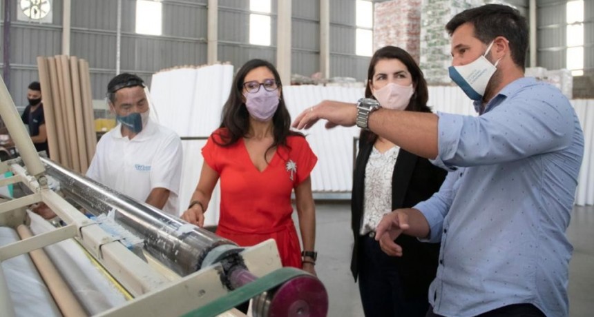 Moreno: Paula Español y Mariel Fernández recorrieron espacios de producción y comercialización del distrito