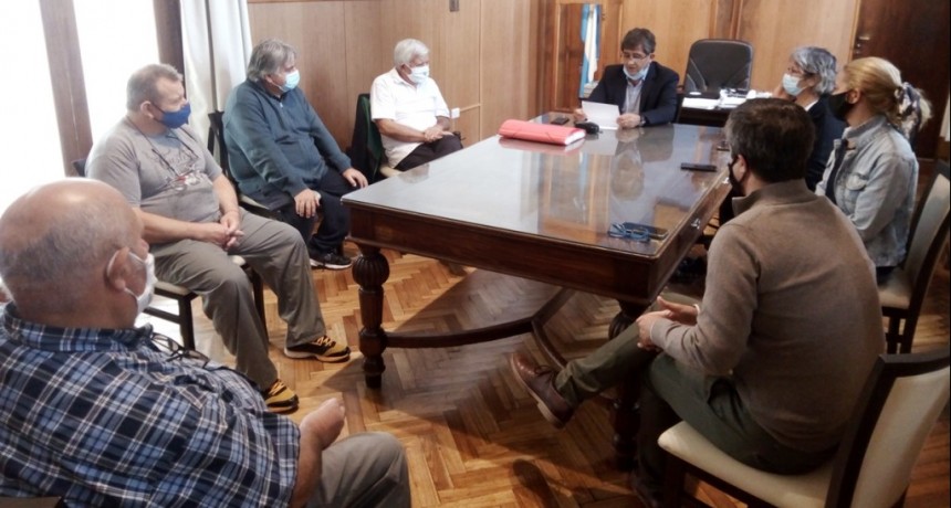 Lobería: Se acordó un 15,5% de aumento salarial para los trabajadores municipales  