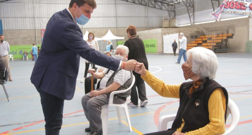 Avellaneda: Alejo Chornobroff visitó dos centros de vacunación contra el COVID 19