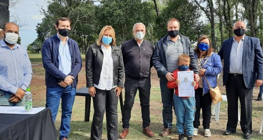 Gral. Arenales: Érica Revilla encabezó acto de escrituración y entrega de viviendas