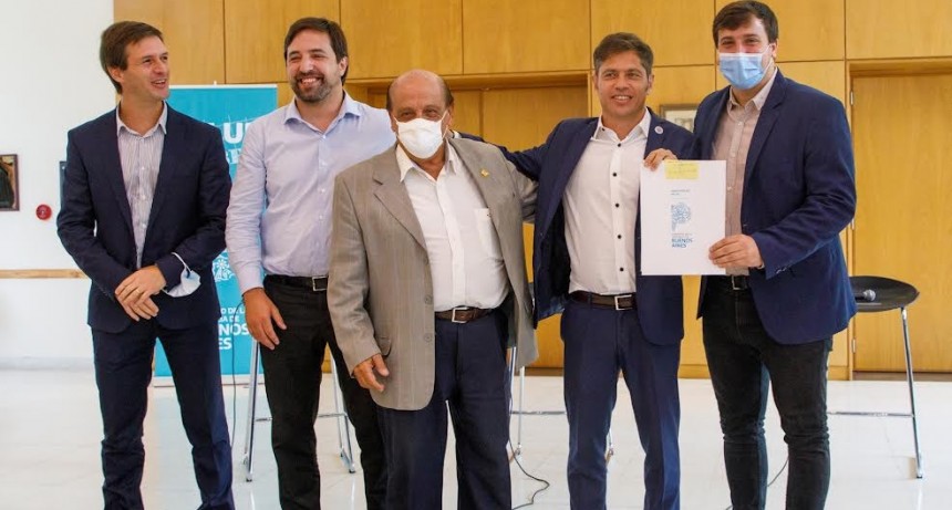 Berazategui: Mussi y Kicillof firmaron un convenio para realizar obras en el Hospital del distrito 