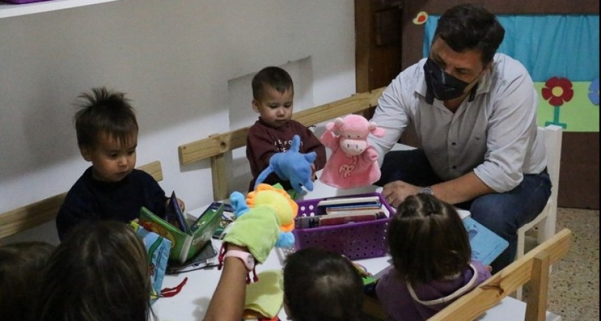 S.A. de Giles: El Intendente visitó el Jardín “Brotecitos”
