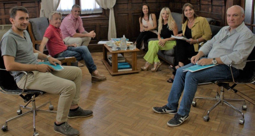 Navarro: Facundo Diz y Ana Ramos firmaron un convenio para una mayor transparencia en la gestión pública