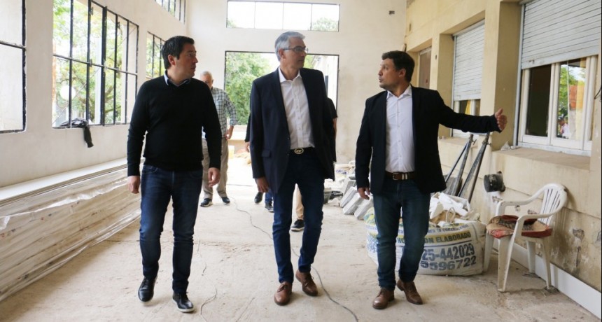 S. A. de Giles: El Ministro Nardini junto al Intendente Gesualdi recorrieron el distrito 