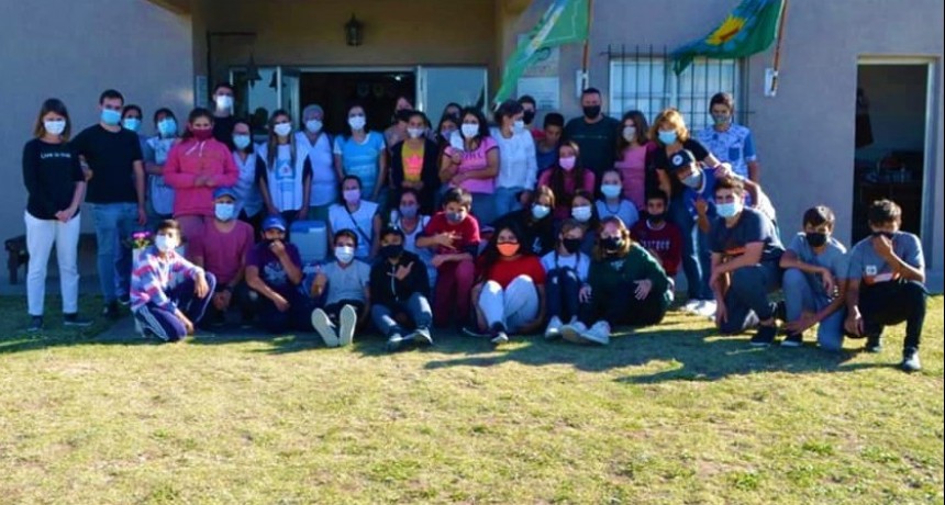 Tres Lomas: Se realizó una jornada de vacunación de calendario y covid en escuelas rurales 