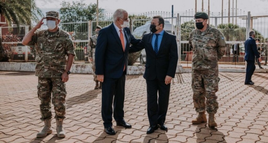 Misiones: Herrera Ahuad y el Ministro de Defensa de Nación dieron inicio a la instrucción básica de 1500 aspirantes a soldados voluntarios 